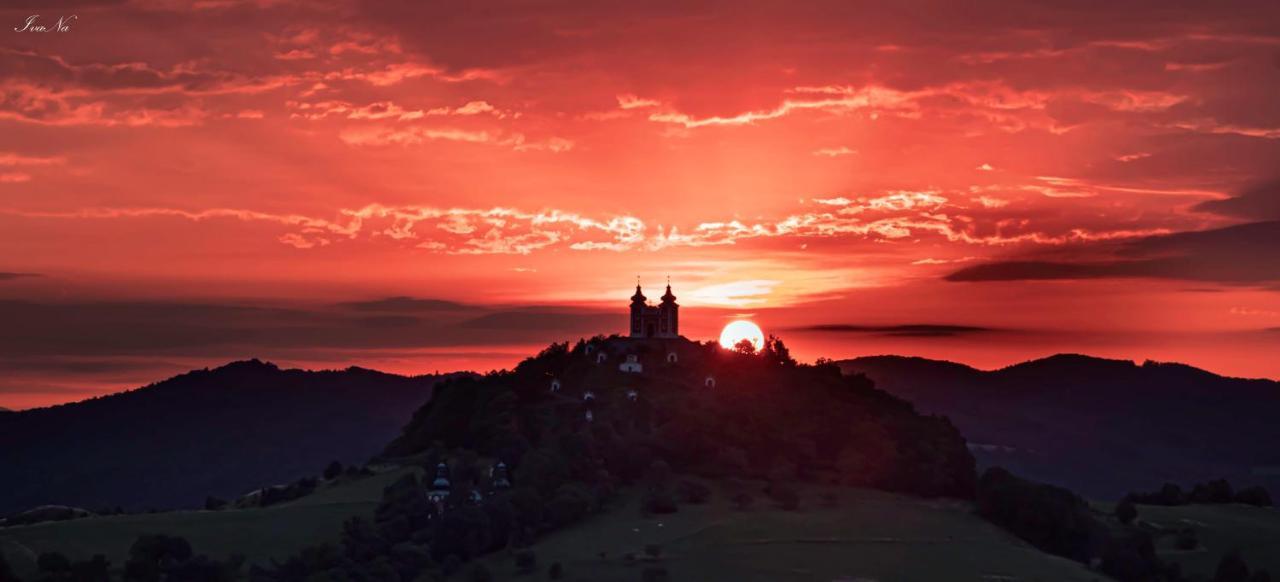 Domcek Pod Orechom Banská Štiavnica Exteriör bild