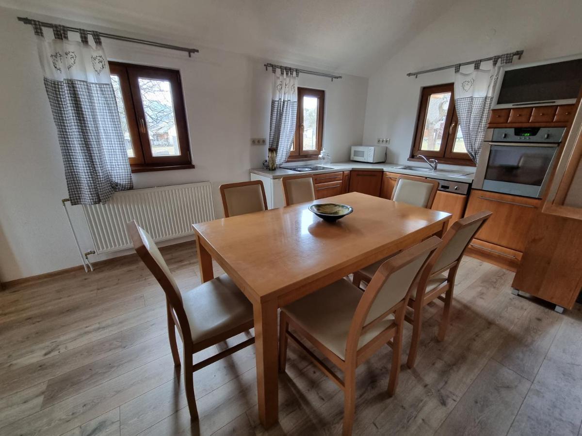 Domcek Pod Orechom Banská Štiavnica Exteriör bild