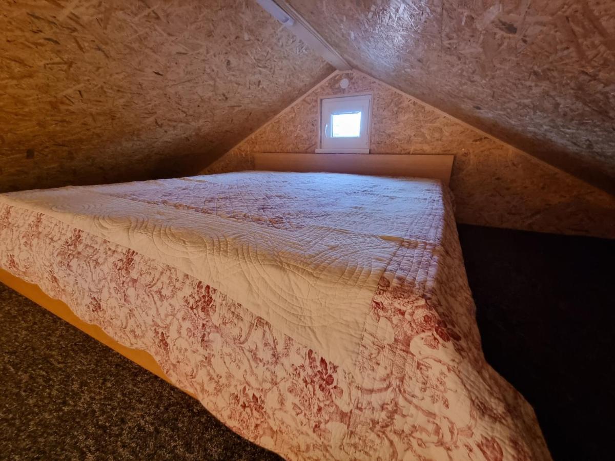 Domcek Pod Orechom Banská Štiavnica Exteriör bild